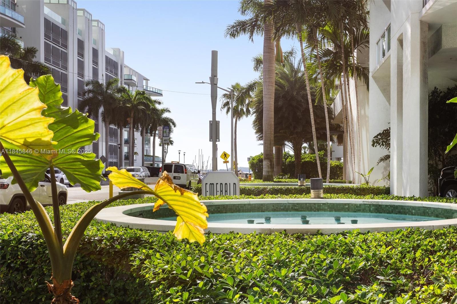 image The Emerald At Brickell24