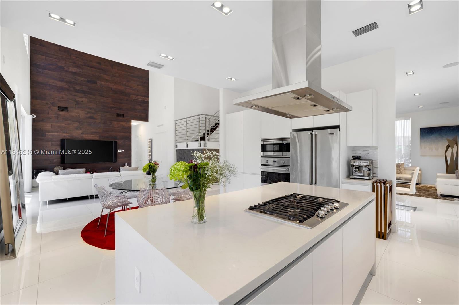 7535 NW 102nd Ct Doral, FL 33178