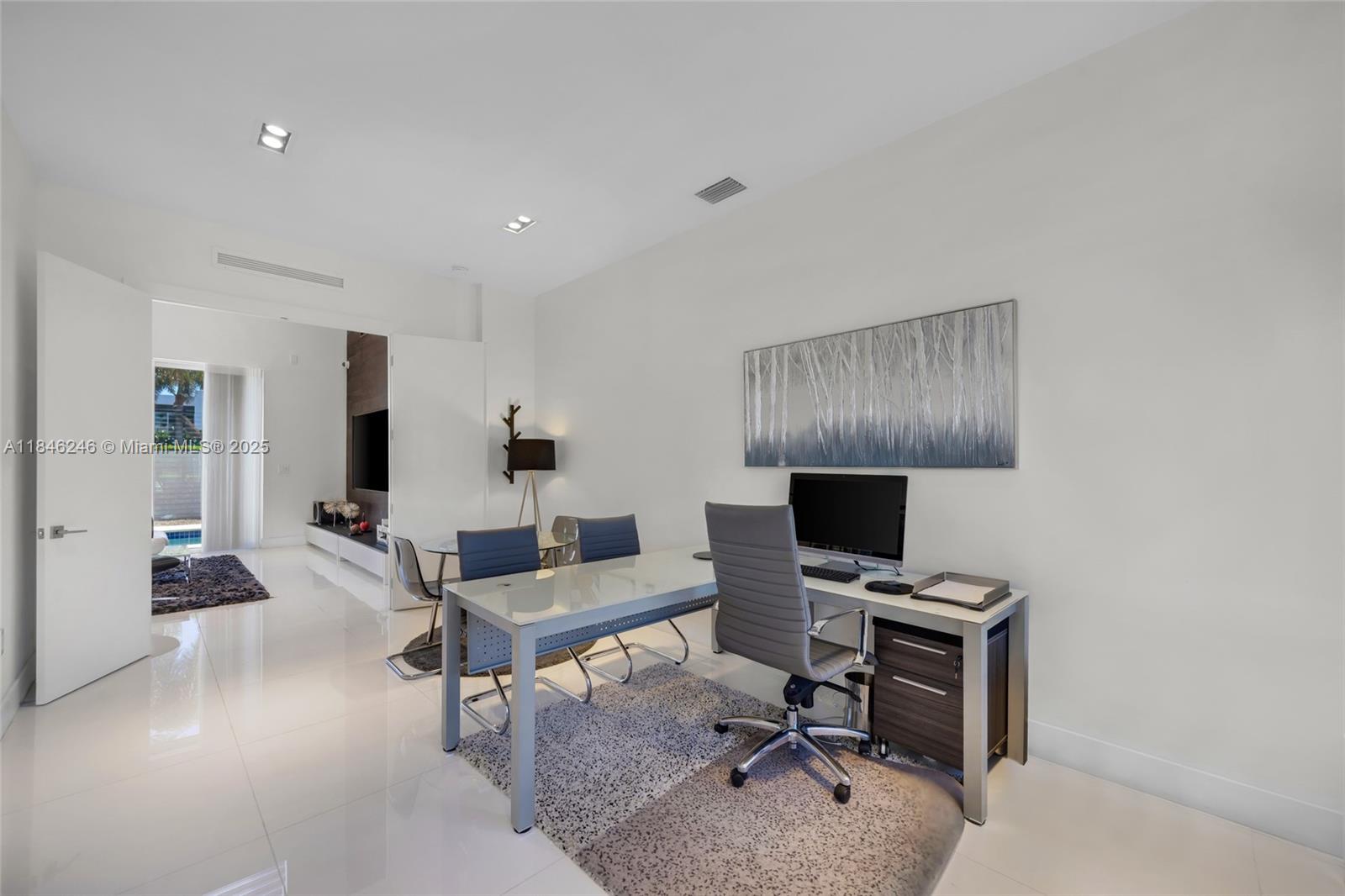 7535 NW 102nd Ct Doral, FL 33178