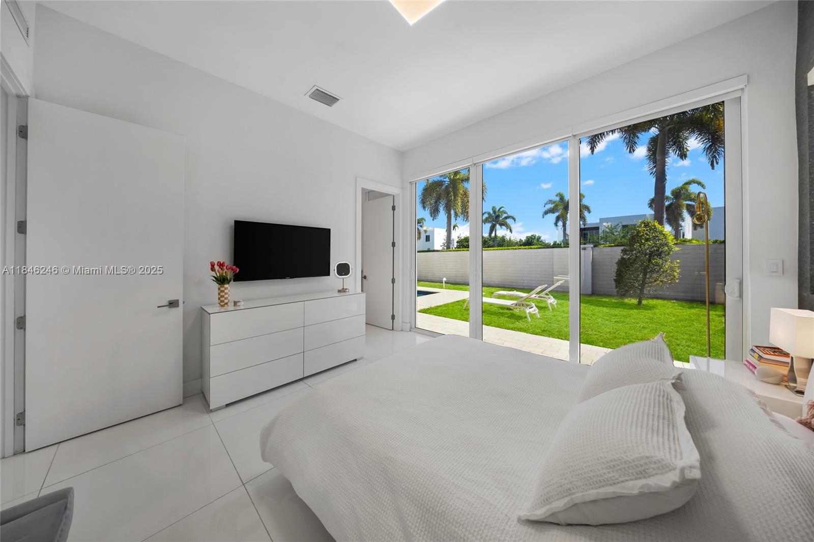 7535 NW 102nd Ct Doral, FL 33178