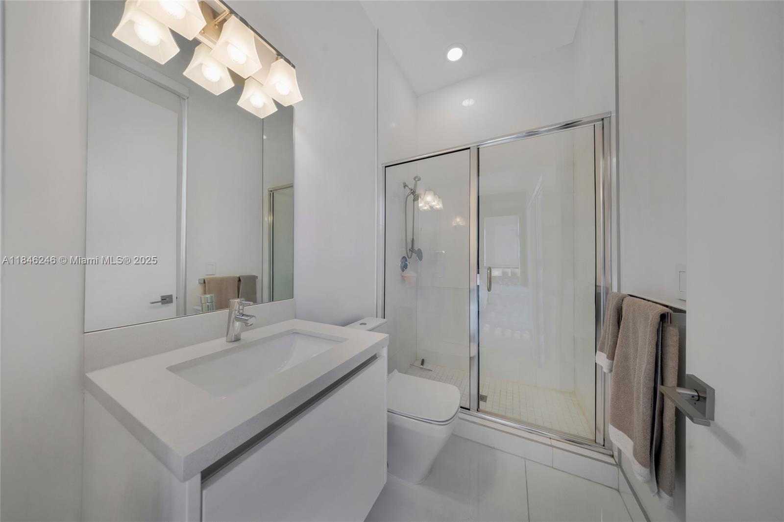 7535 NW 102nd Ct Doral, FL 33178