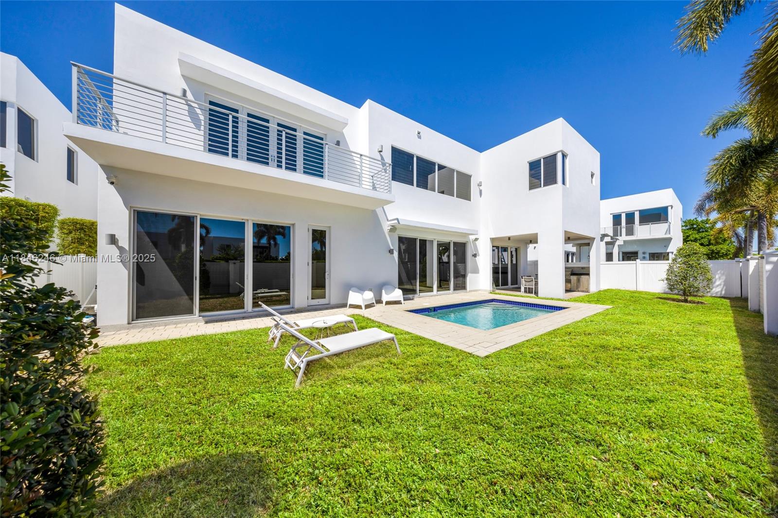 7535 NW 102nd Ct Doral, FL 33178