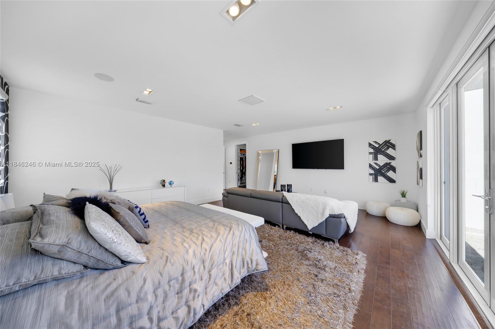 7535 NW 102nd Ct Doral, FL 33178