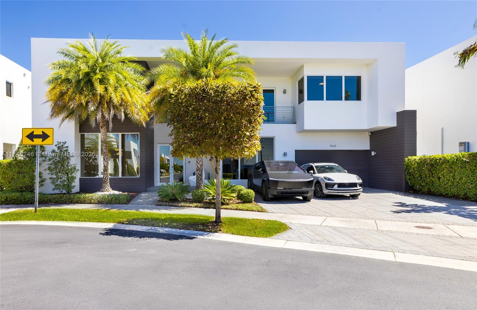 7535 NW 102nd Ct Doral, FL 33178