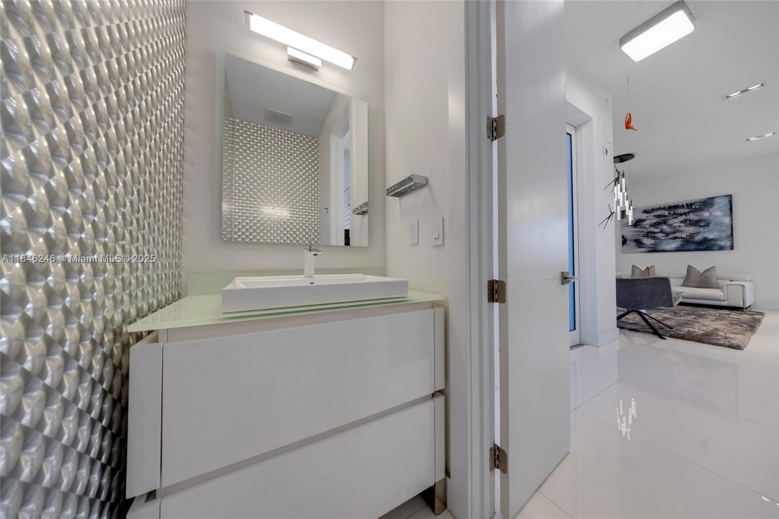 7535 NW 102nd Ct Doral, FL 33178