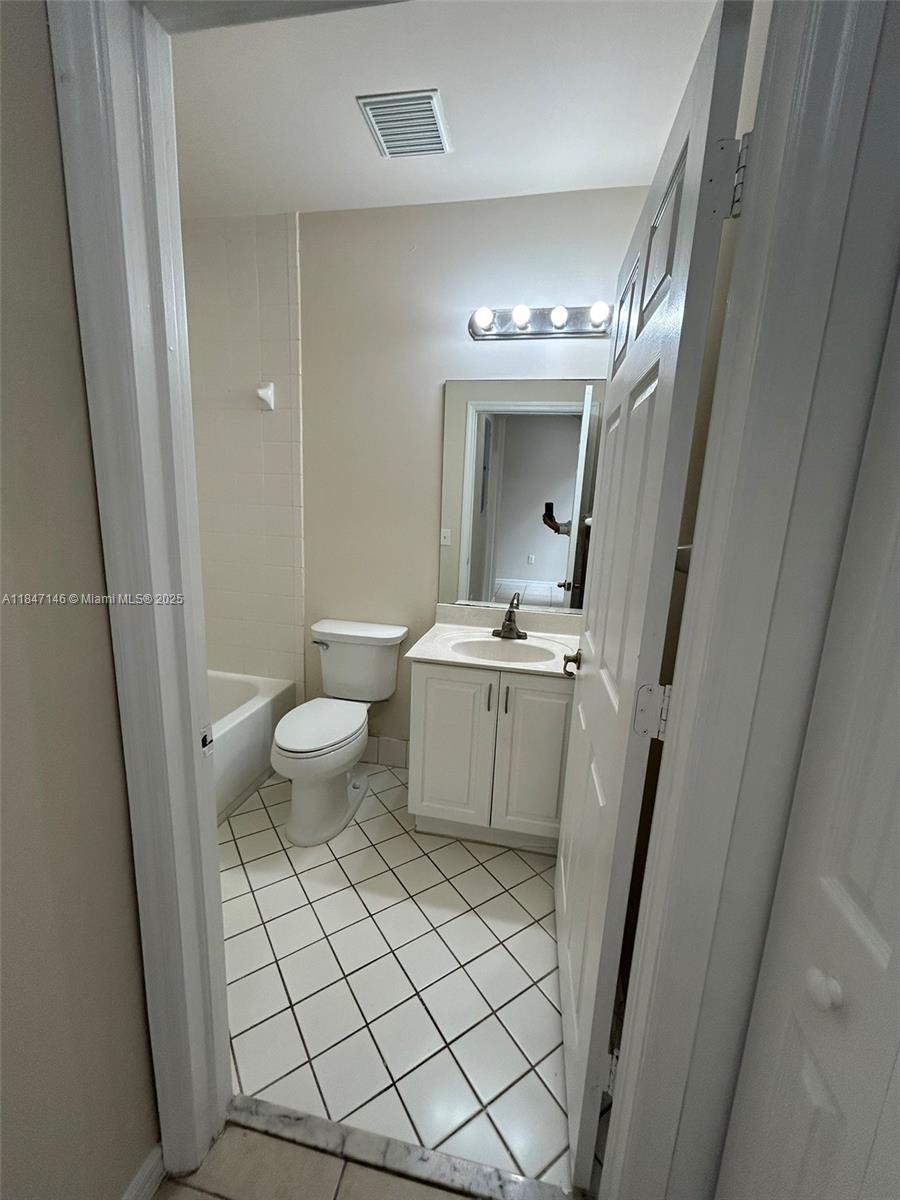 954 NE 42nd Ter Homestead, FL 33033