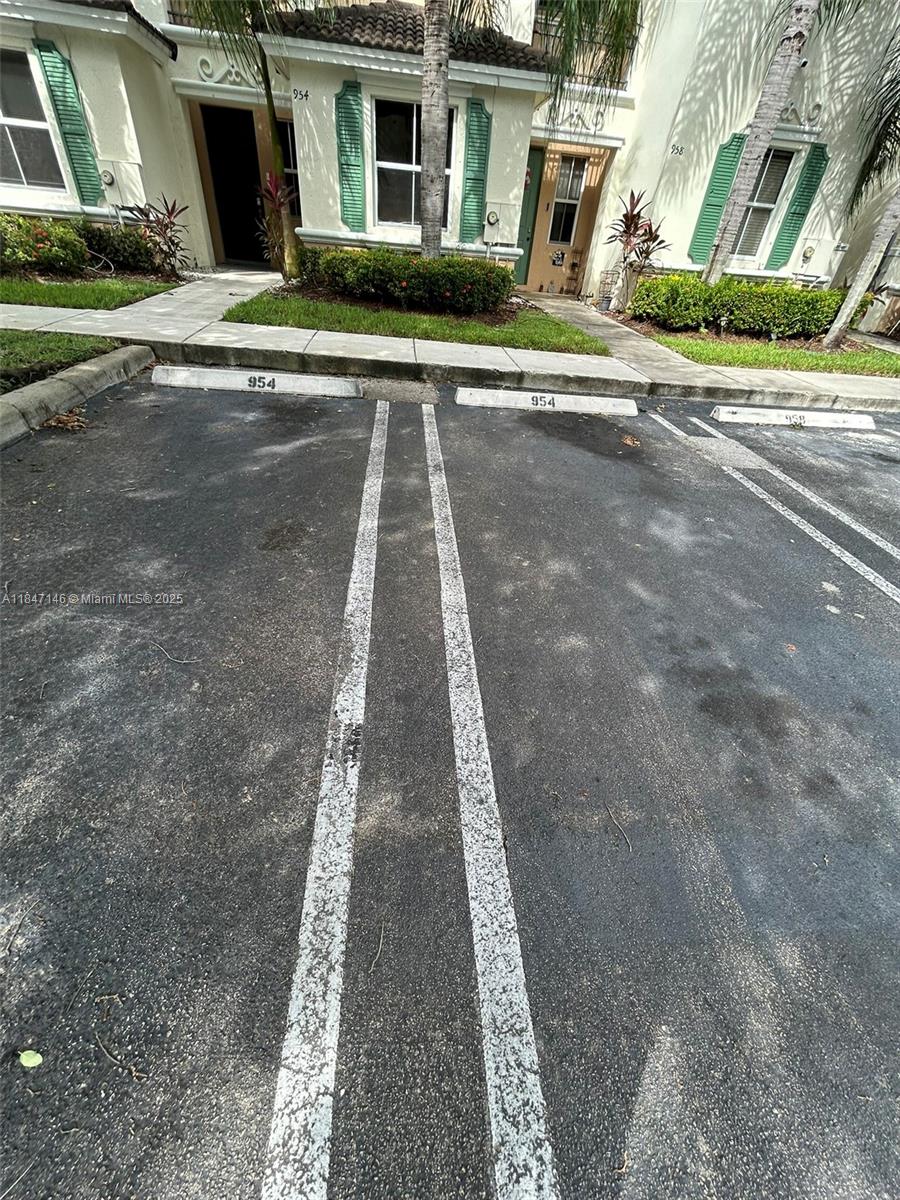 954 NE 42nd Ter Homestead, FL 33033