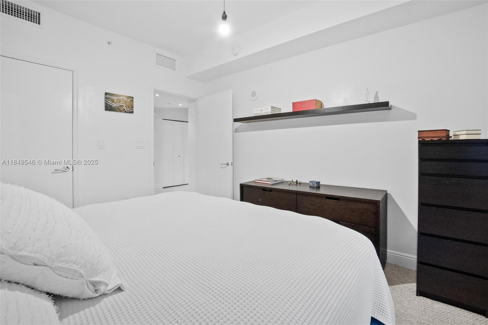 19900 E Country Clb Dr #212 Aventura, FL 33180