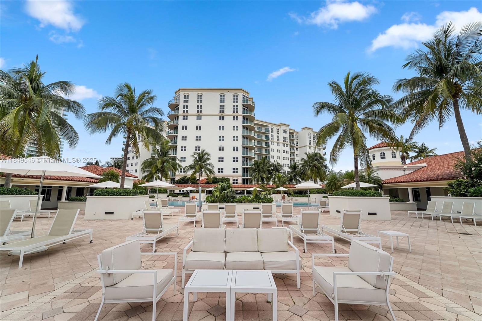 19900 E Country Clb Dr #212 Aventura, FL 33180