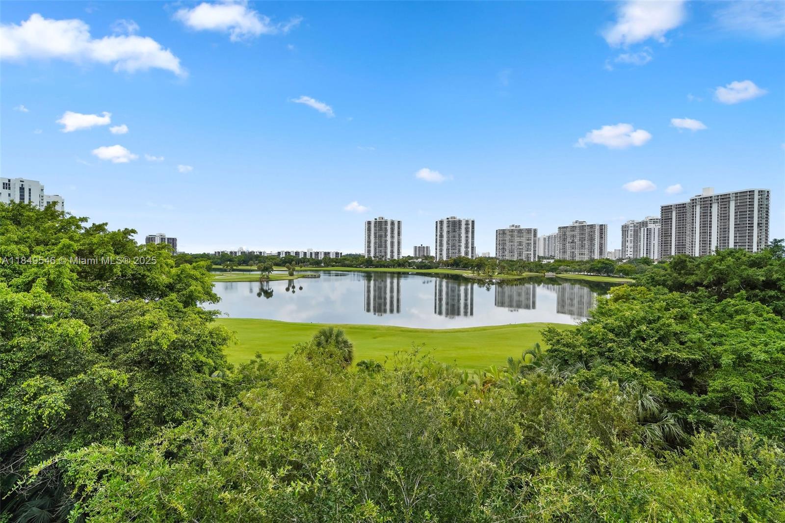 19900 E Country Clb Dr #212 Aventura, FL 33180