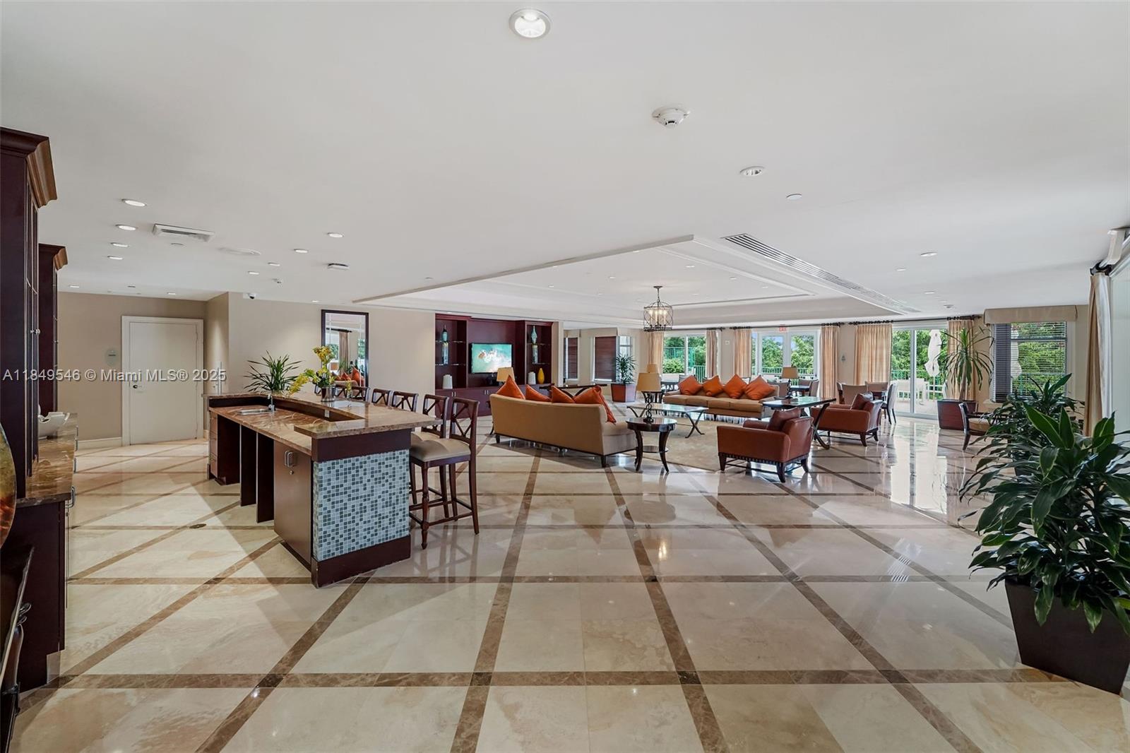 19900 E Country Clb Dr #212 Aventura, FL 33180