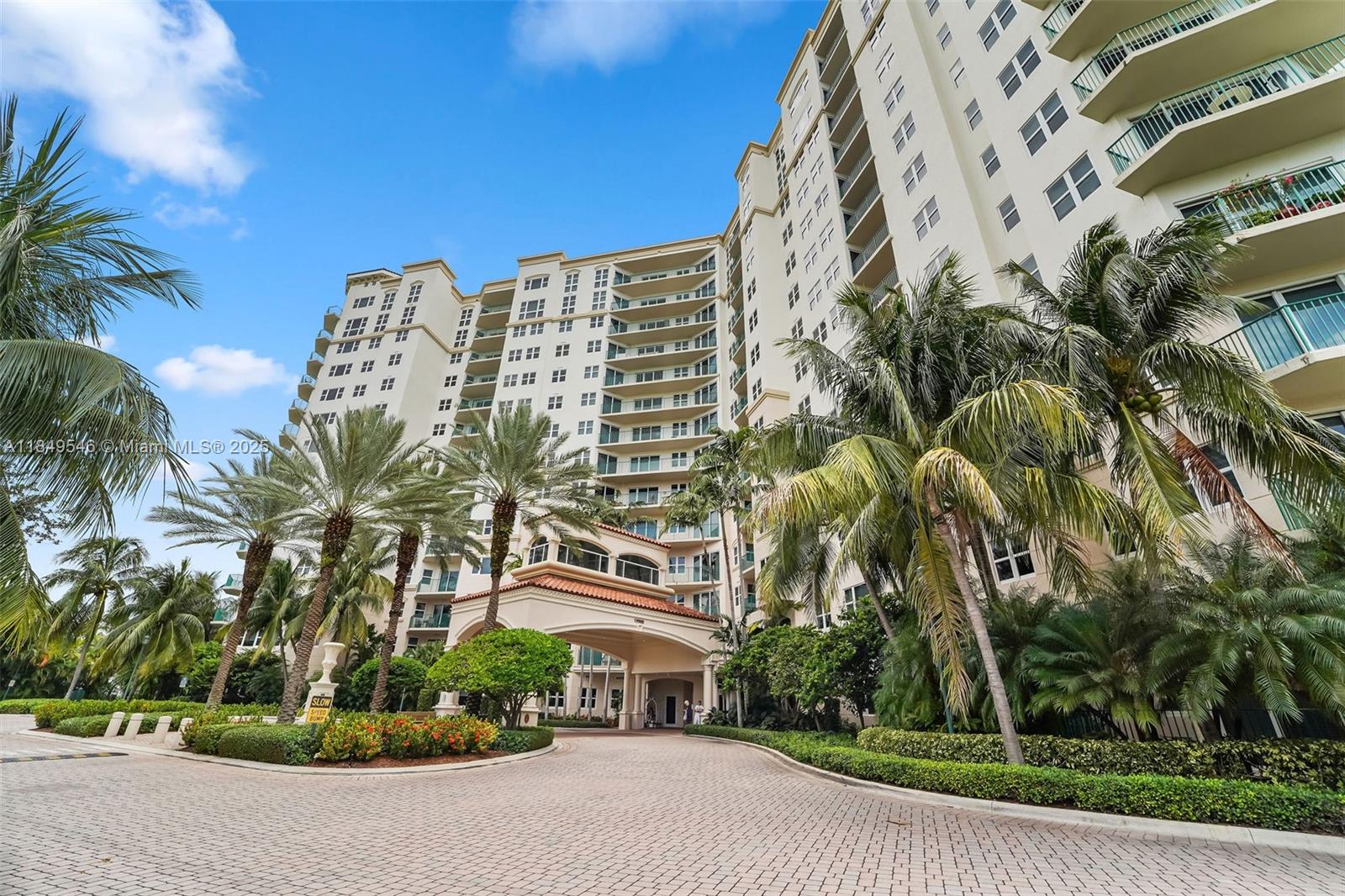 19900 E Country Clb Dr #212 Aventura, FL 33180