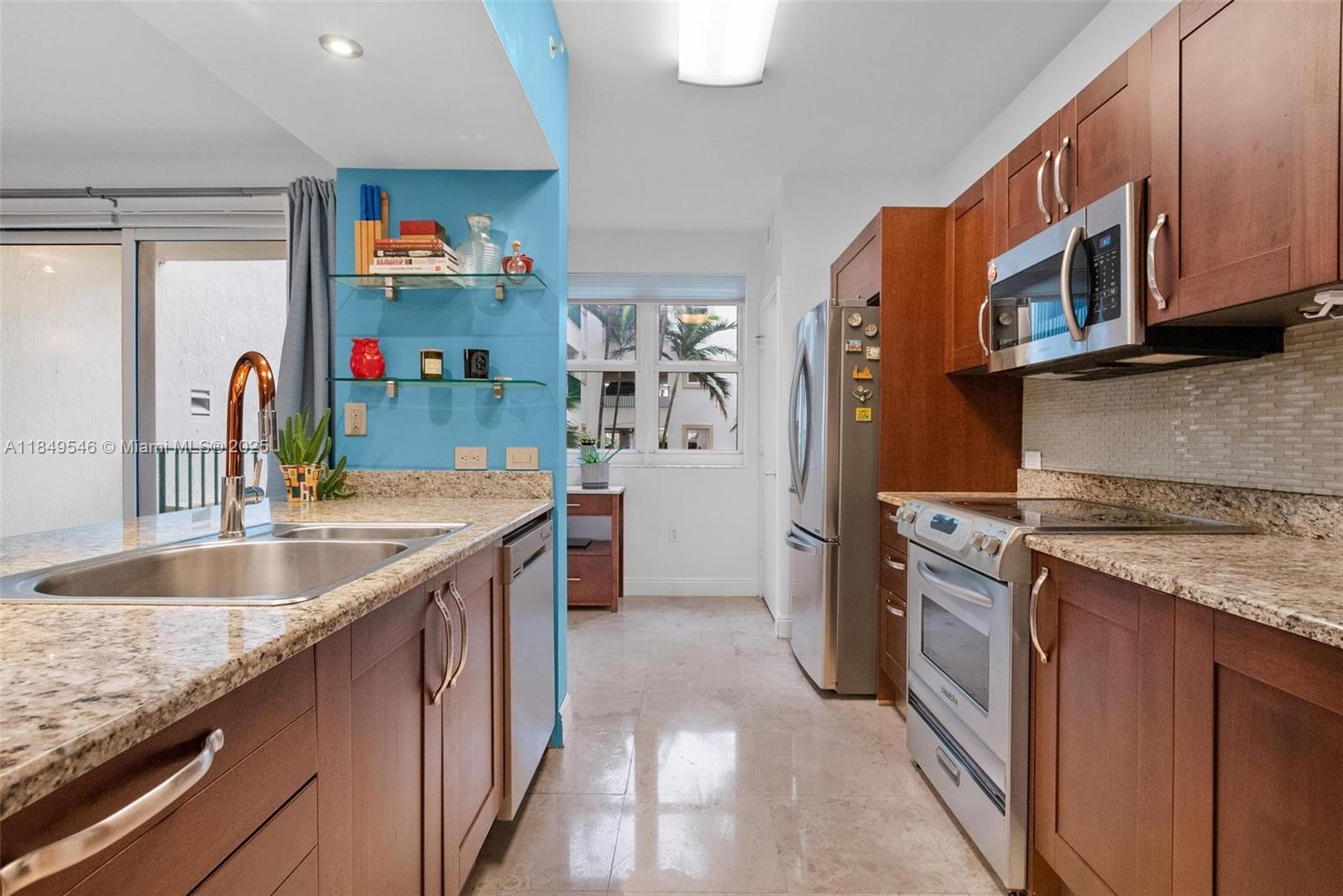 19900 E Country Clb Dr #212 Aventura, FL 33180