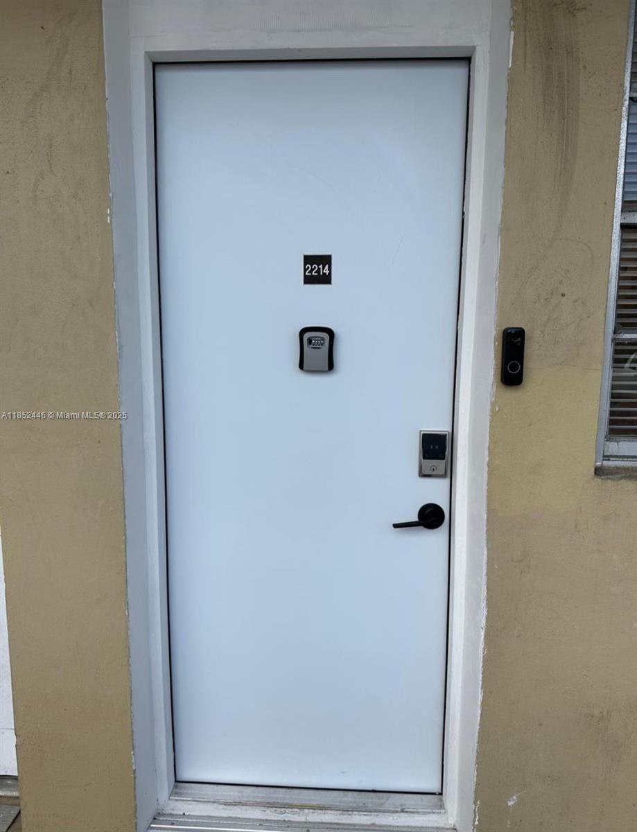 26 Diplomat Pkwy #2214