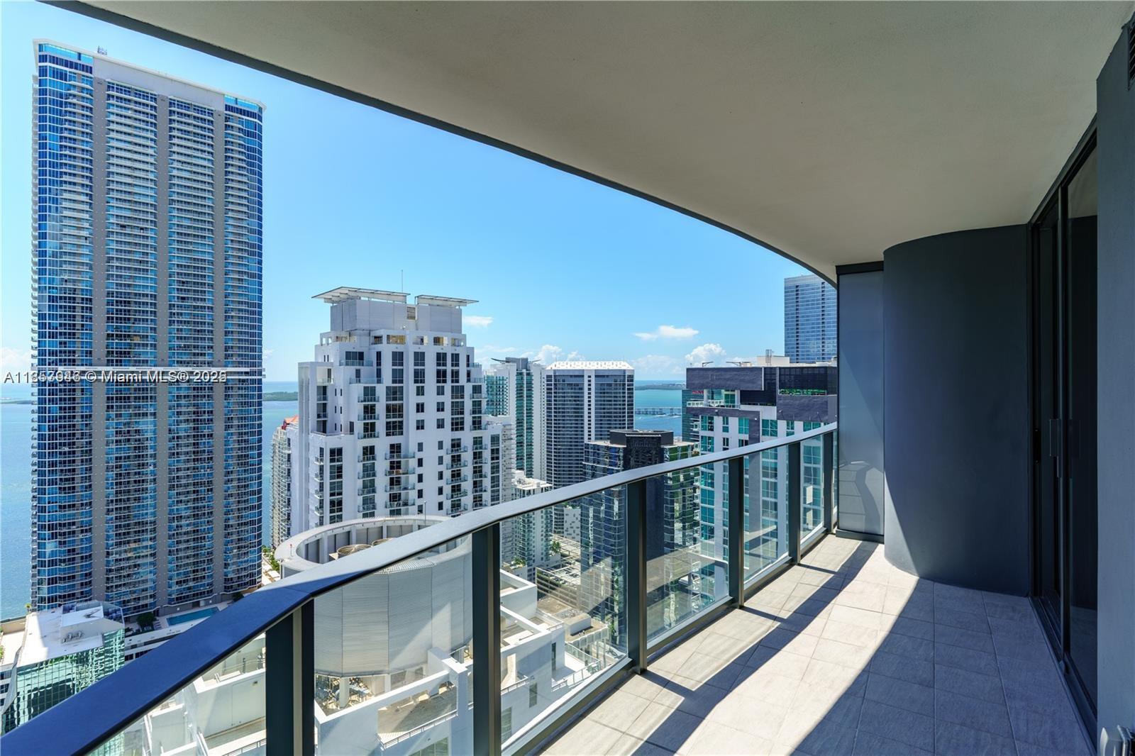 1000 Brickell Plz #4703
