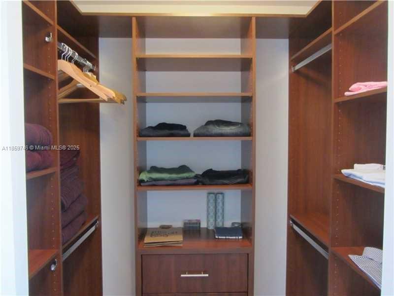 image Icon Brickell Condominium18