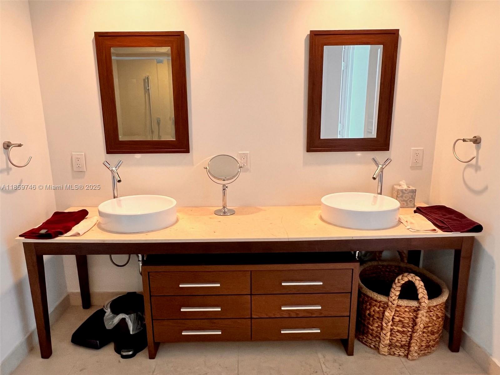 image Icon Brickell Condominium20