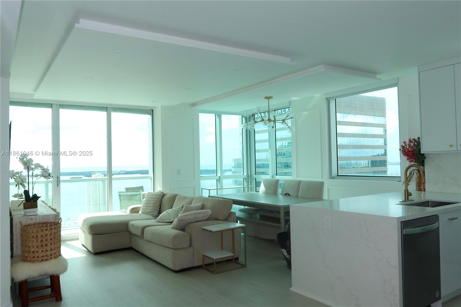 500 Brickell Ave #3902