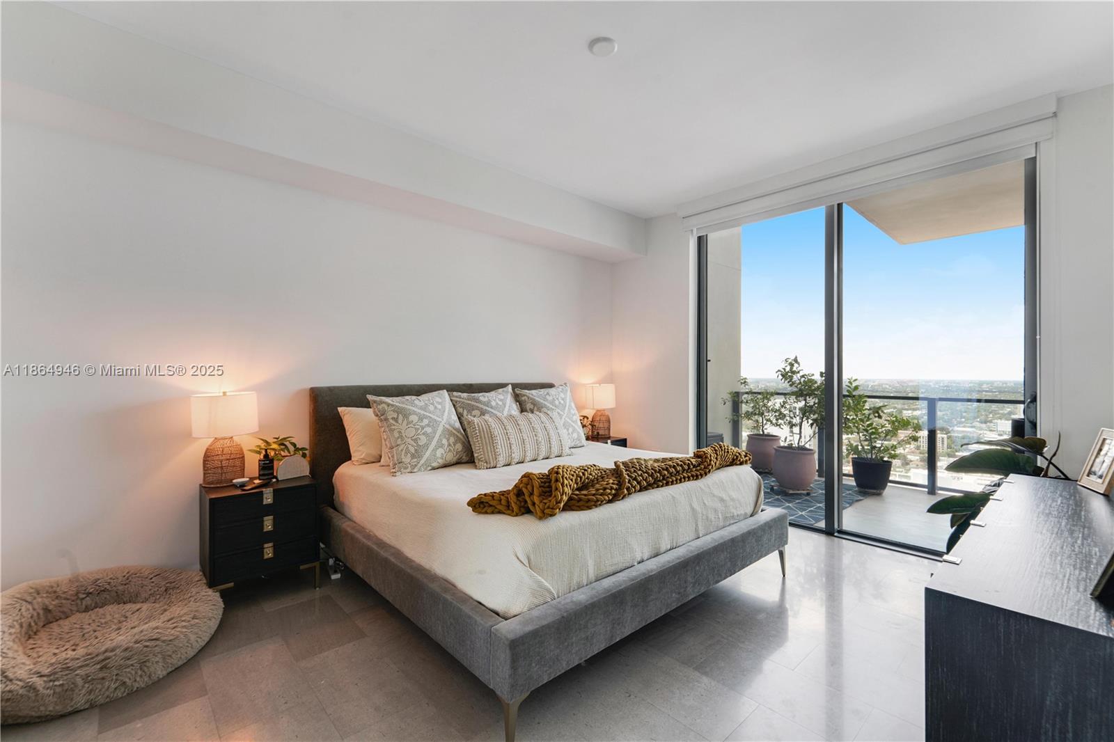 image Rise Condo10