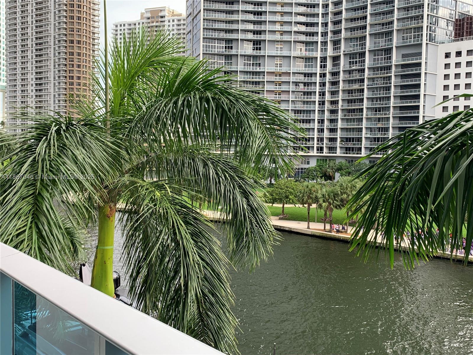 200 Biscayne Blvd Way #304