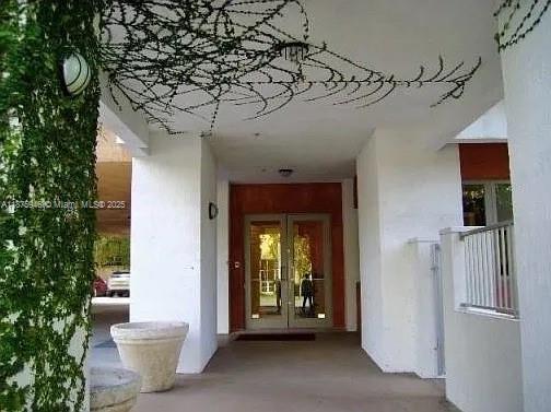 2630 SW 28th St #8
