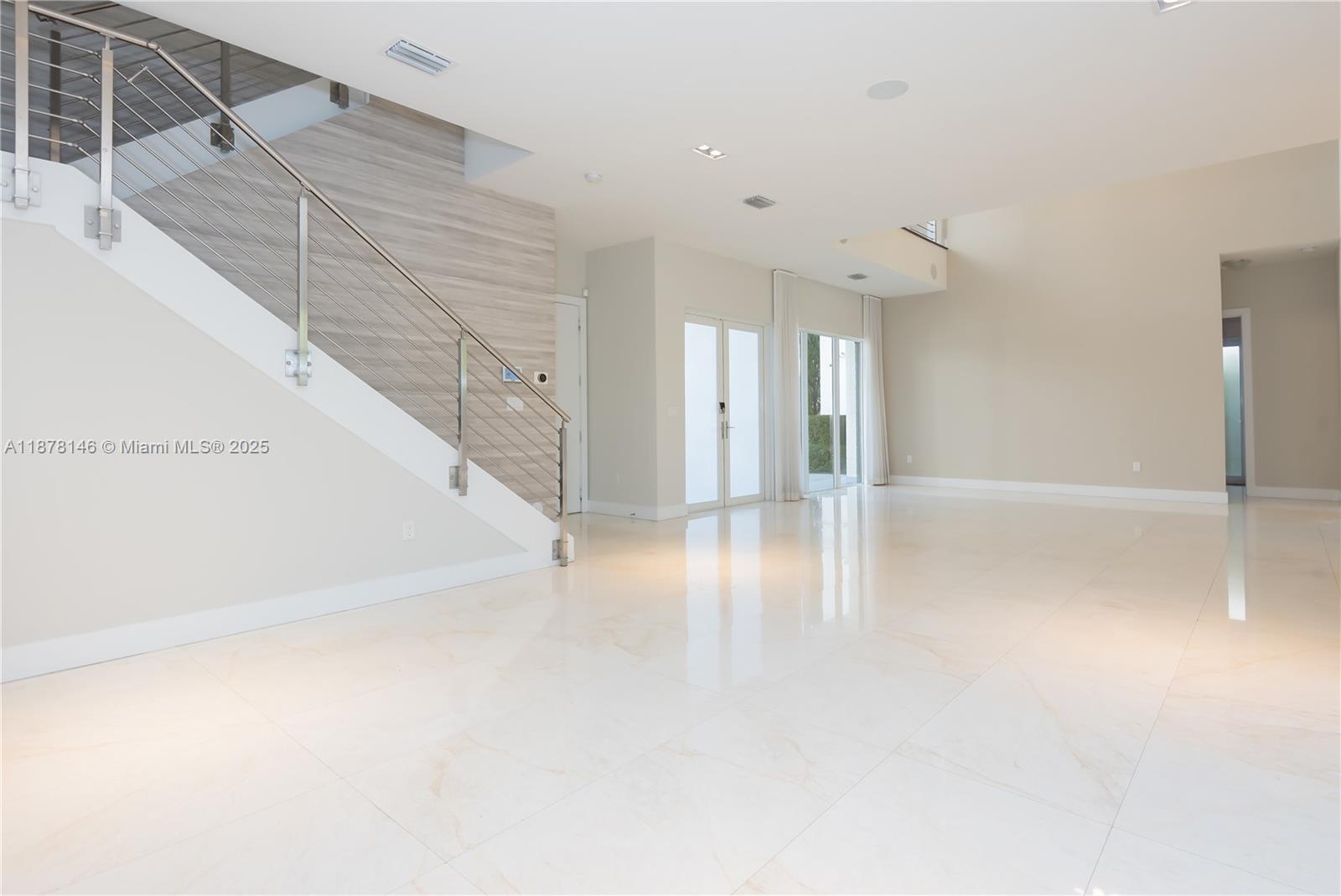 10050 NW 74th Ter Doral, FL 33178 10050 NW 74th Ter Doral, FL 33178