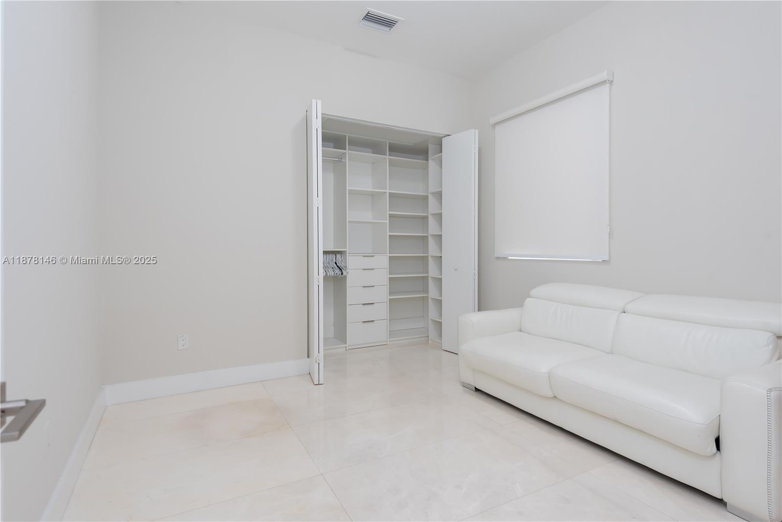 10050 NW 74th Ter Doral, FL 33178 10050 NW 74th Ter Doral, FL 33178