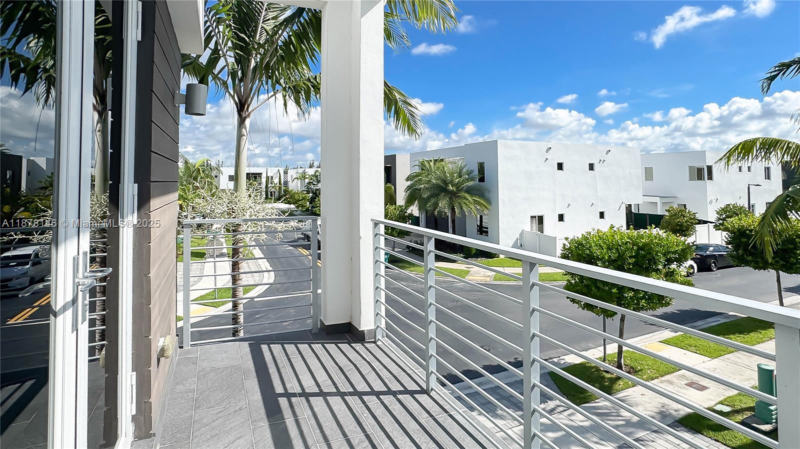 10050 NW 74th Ter Doral, FL 33178 10050 NW 74th Ter Doral, FL 33178