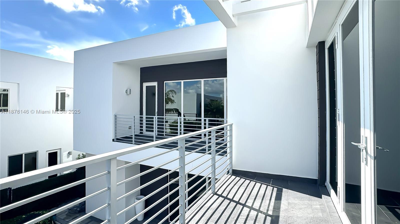 10050 NW 74th Ter Doral, FL 33178 10050 NW 74th Ter Doral, FL 33178