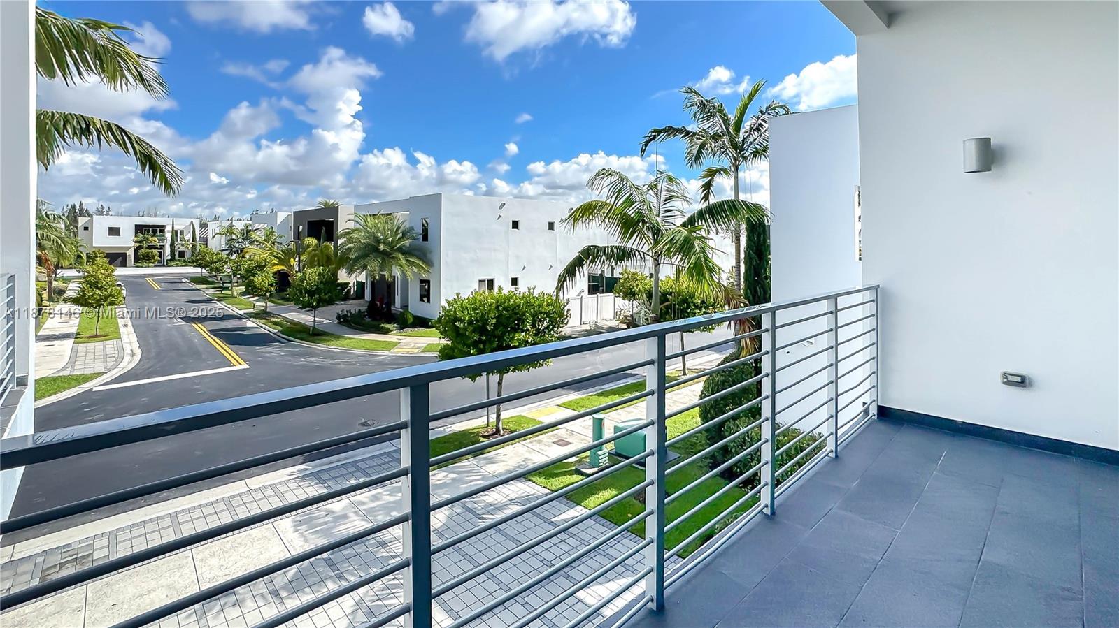 10050 NW 74th Ter Doral, FL 33178 10050 NW 74th Ter Doral, FL 33178