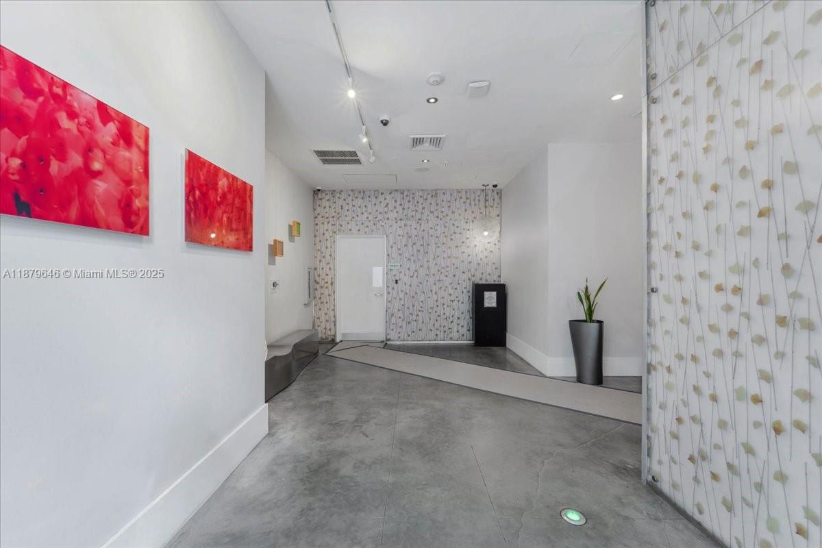 image The Loft Ii72