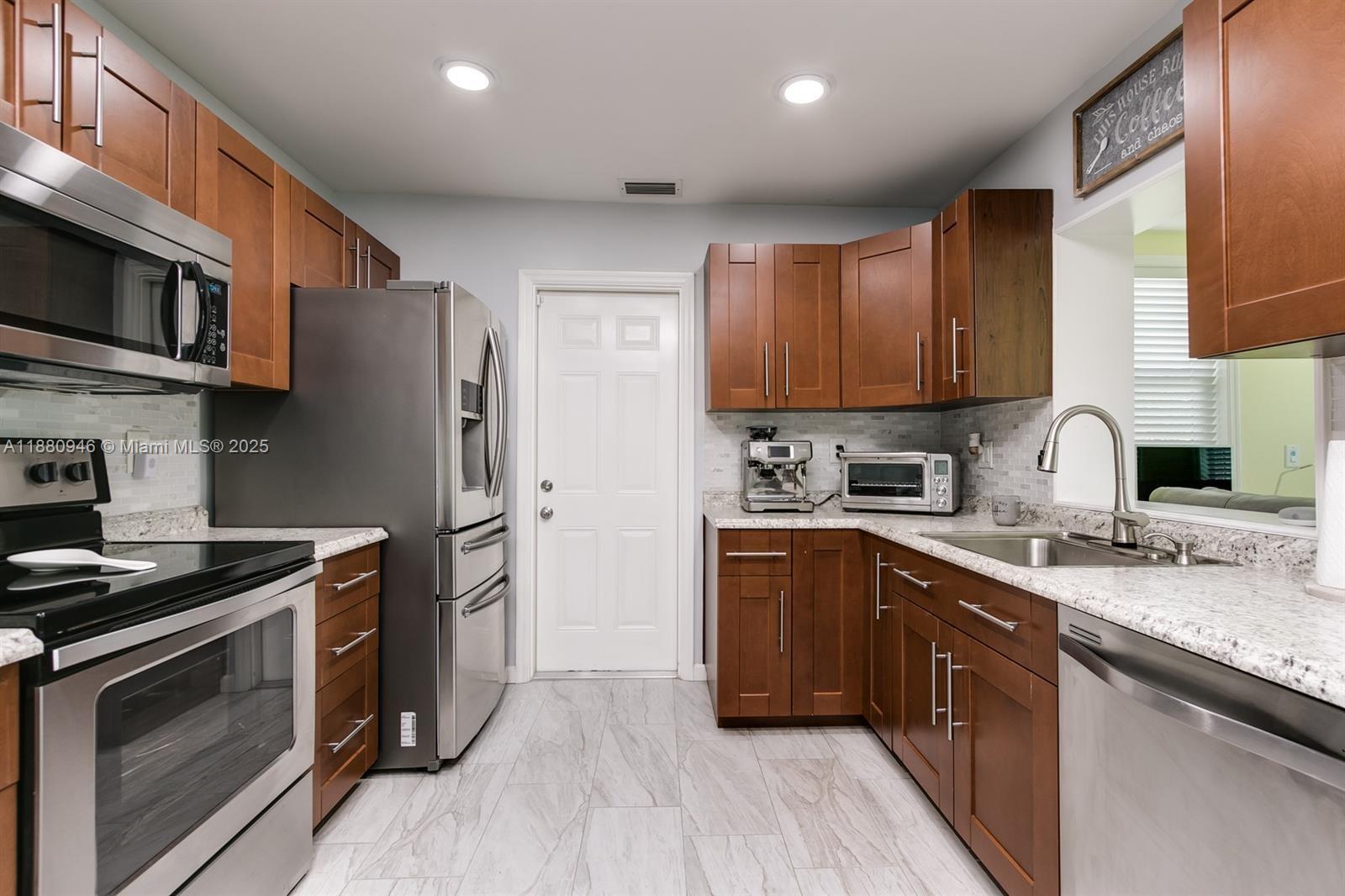8105 NW 59th St