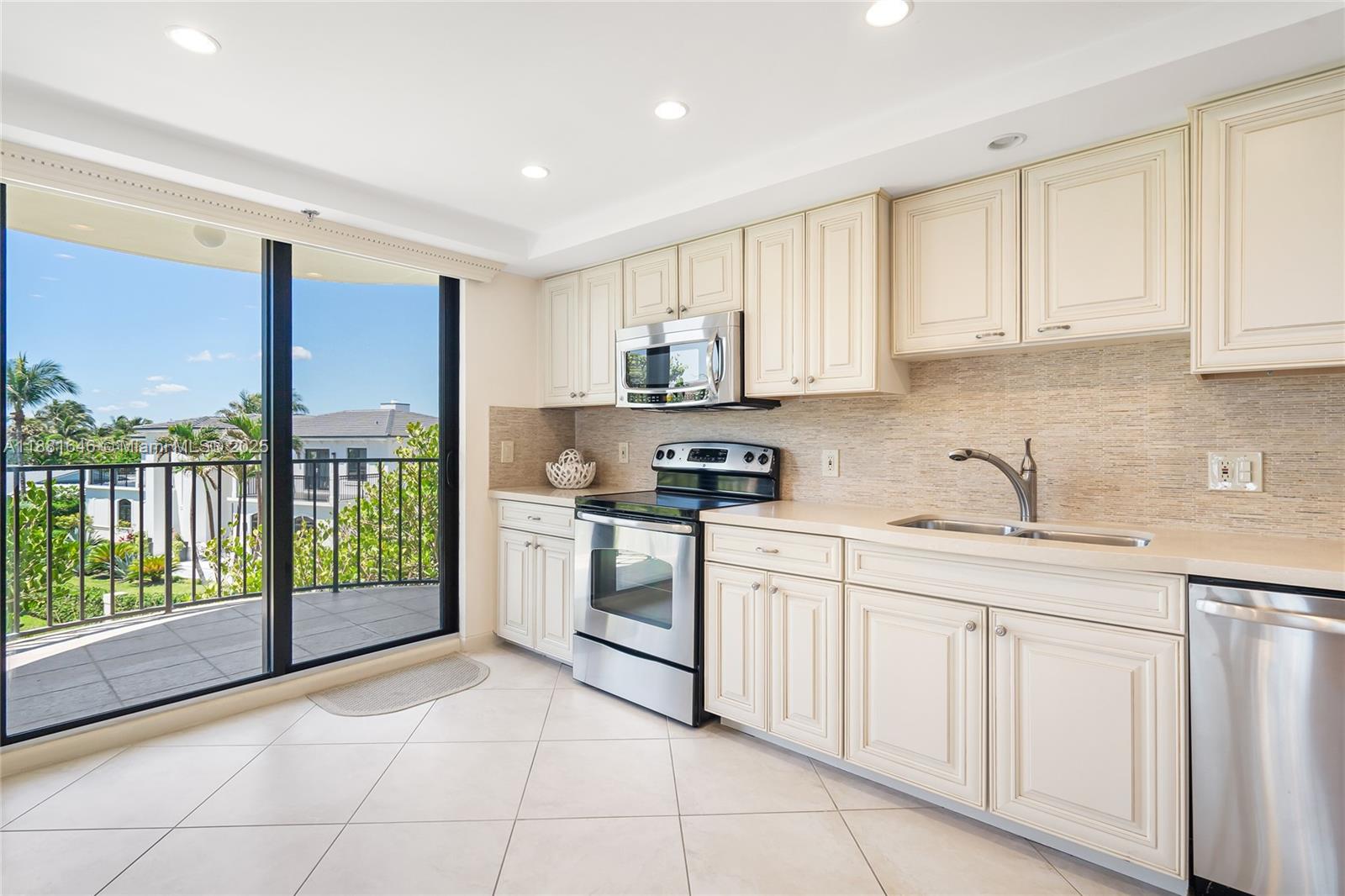 100 Beach Rd #204 Tequesta, FL 33469