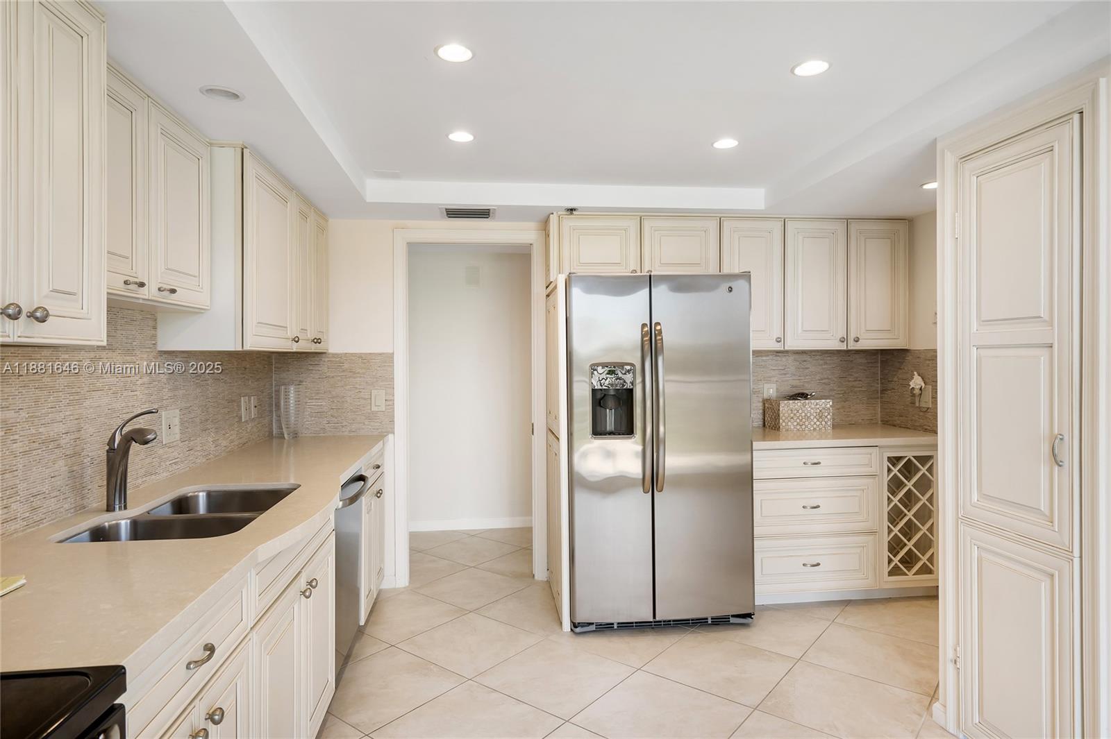 100 Beach Rd #204 Tequesta, FL 33469