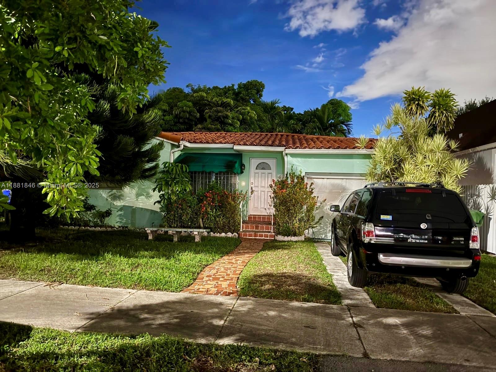 140 SW 48th Ct