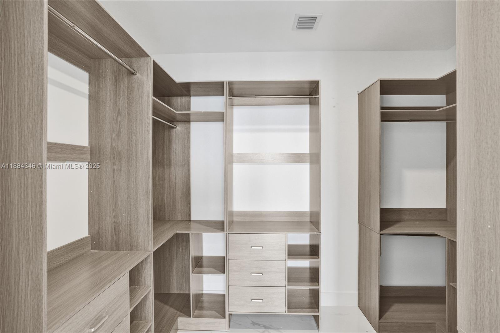 image Aria Reserve12