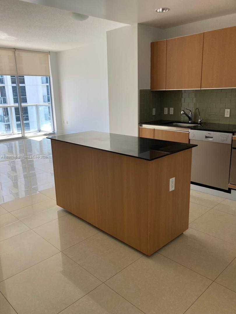 1050 Brickell Ave #3104