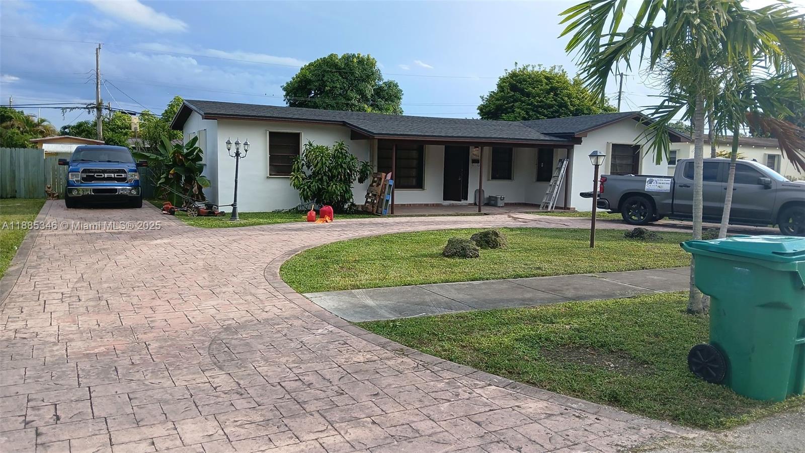 10030 SW 54th St