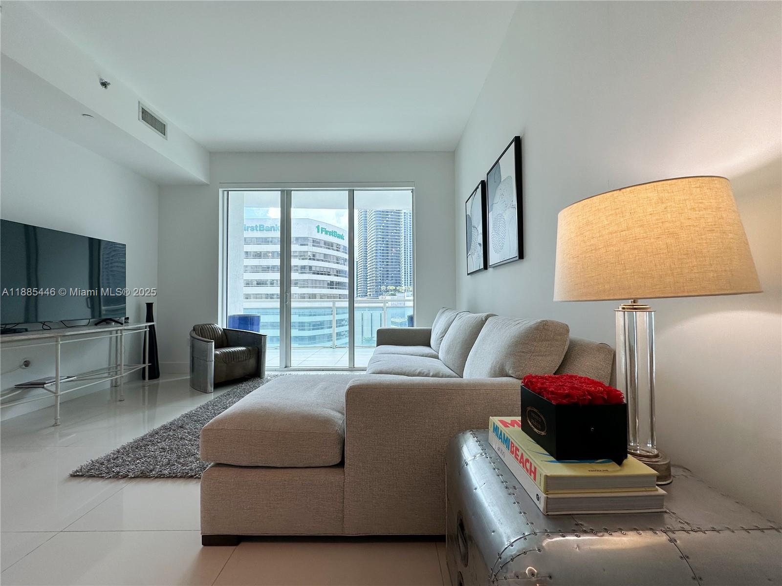 950 Brickell Bay Dr #1001