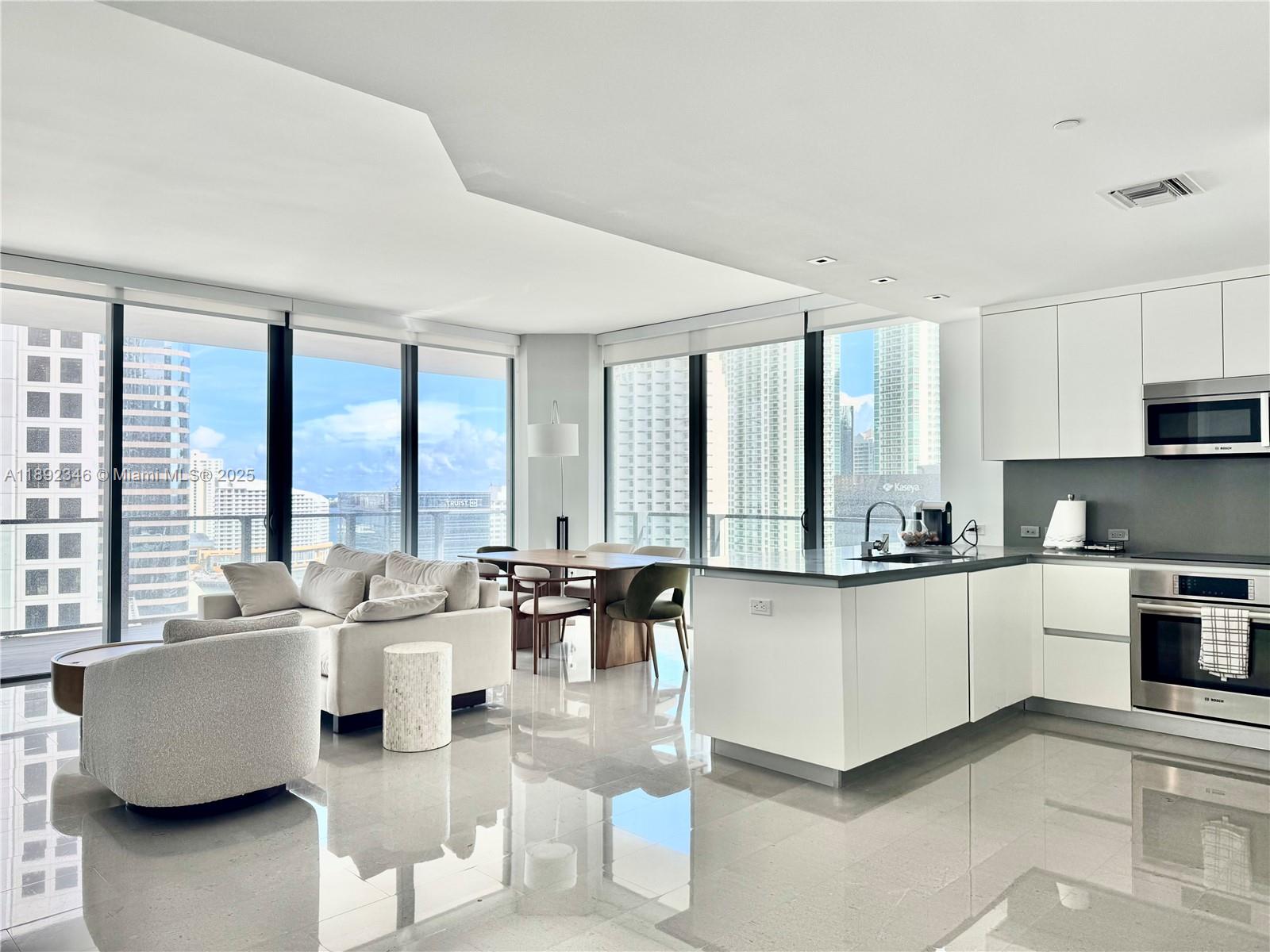 68 SE 6th St #1501