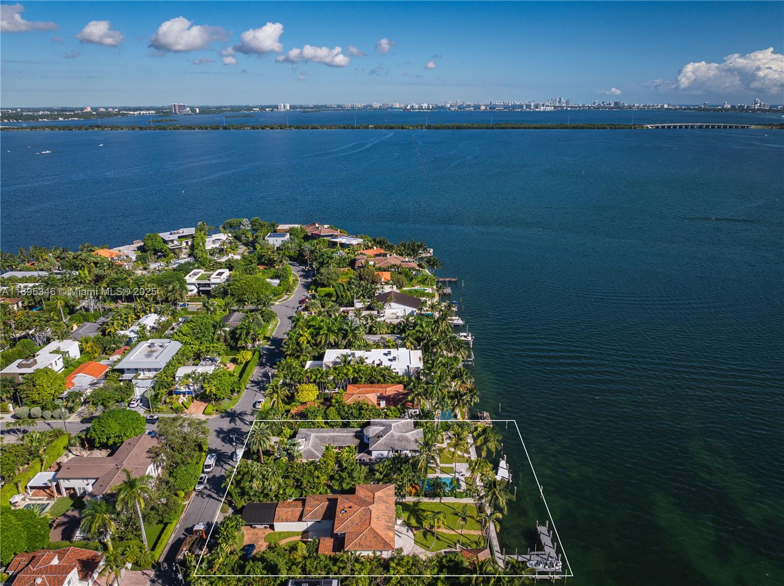 617/625 E Dilido Dr Miami Beach, FL 33139 617/625 E Dilido Dr Miami Beach, FL 33139
