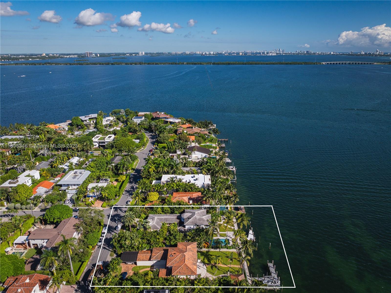 617/625 E Dilido Dr Miami Beach, FL 33139 617/625 E Dilido Dr Miami Beach, FL 33139
