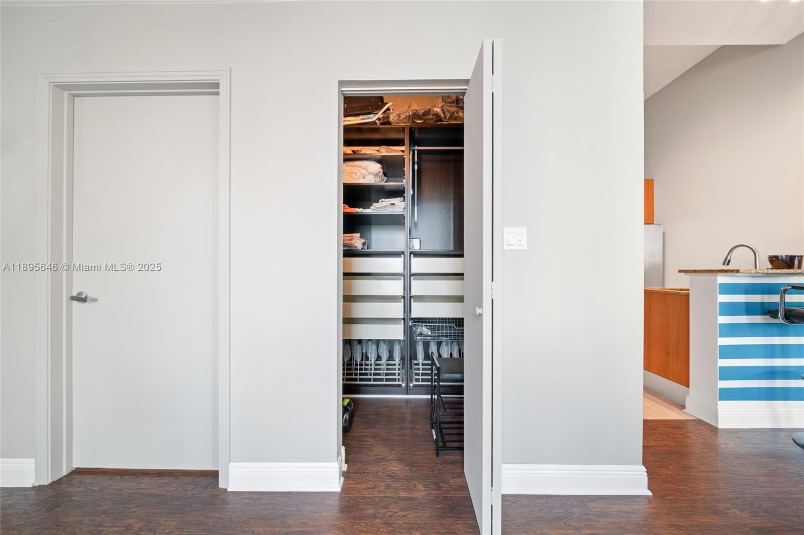 9055 SW 73rd Ct #702 Miami, FL 33156