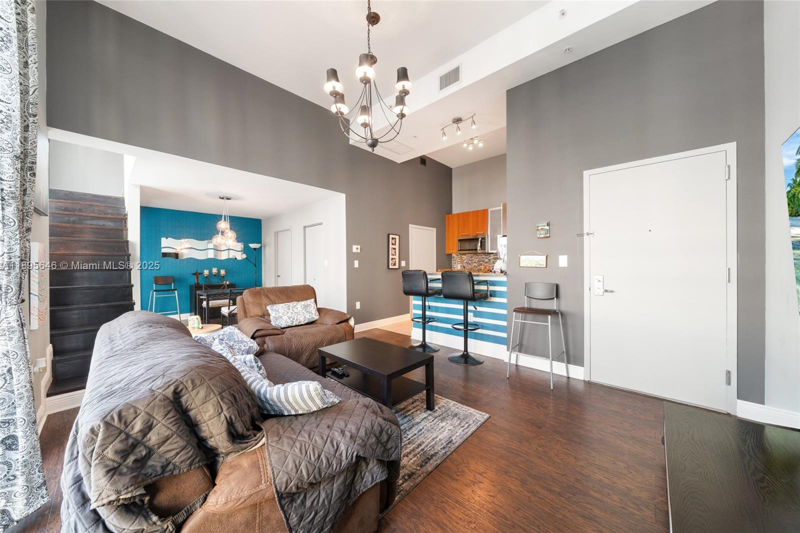 9055 SW 73rd Ct #702 Miami, FL 33156