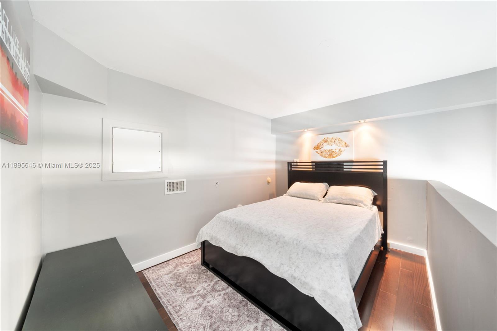 9055 SW 73rd Ct #702 Miami, FL 33156