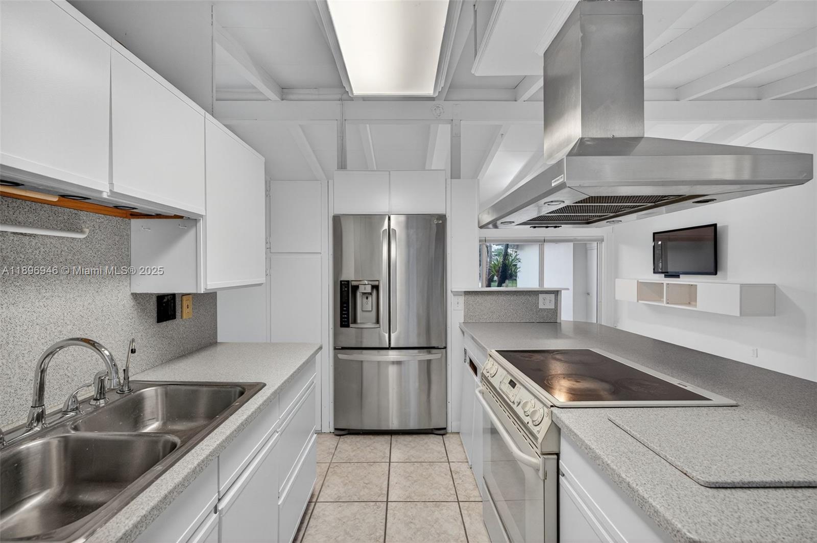 2524 Marathon Ln Fort Lauderdale, FL 33312