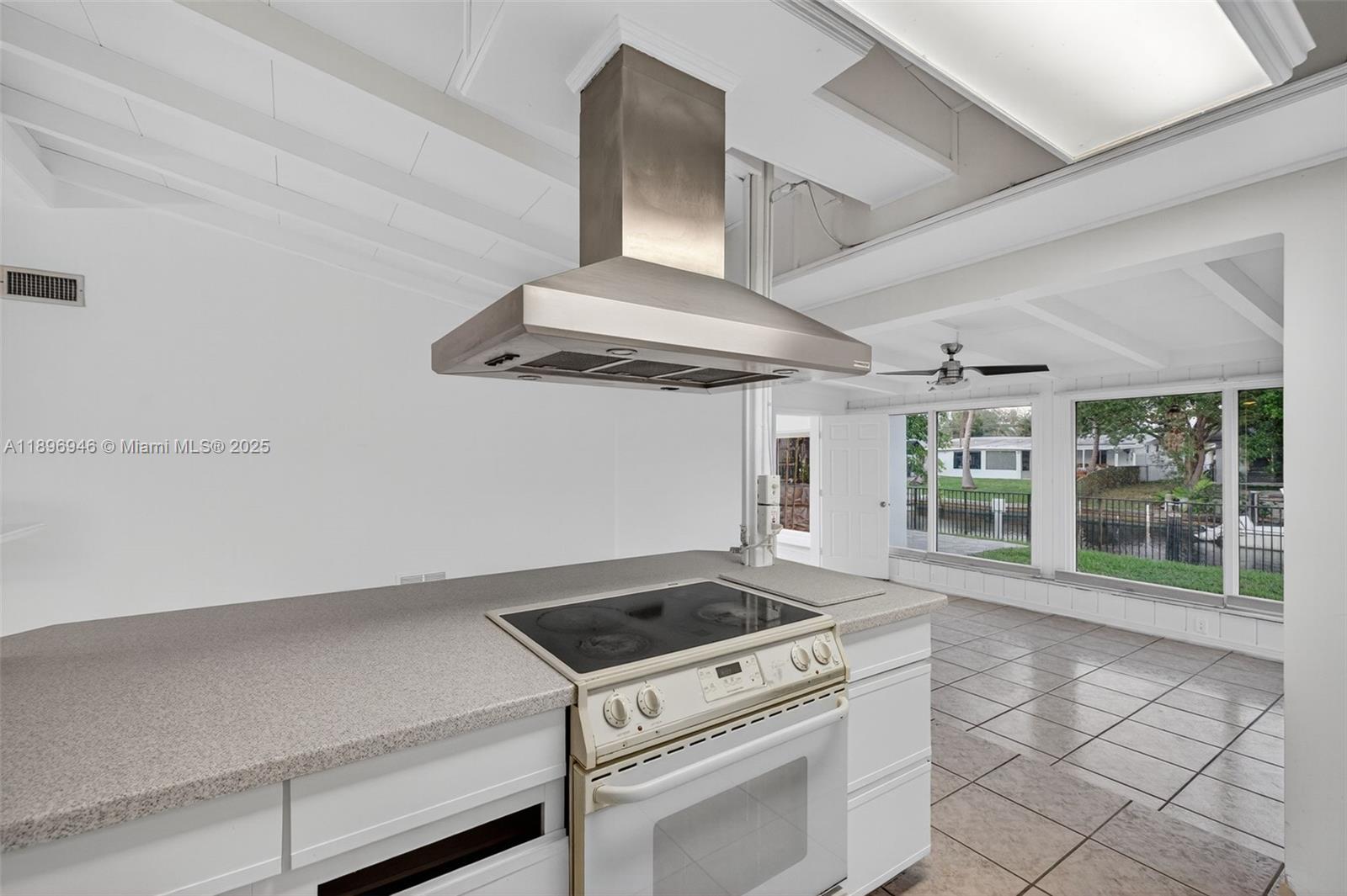 2524 Marathon Ln Fort Lauderdale, FL 33312