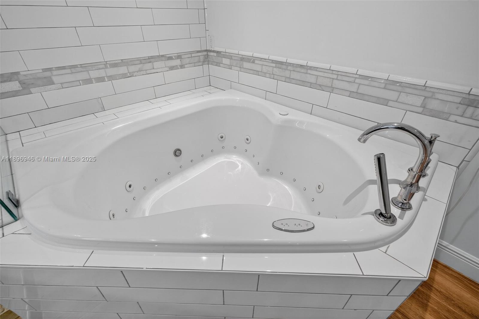 2524 Marathon Ln Fort Lauderdale, FL 33312