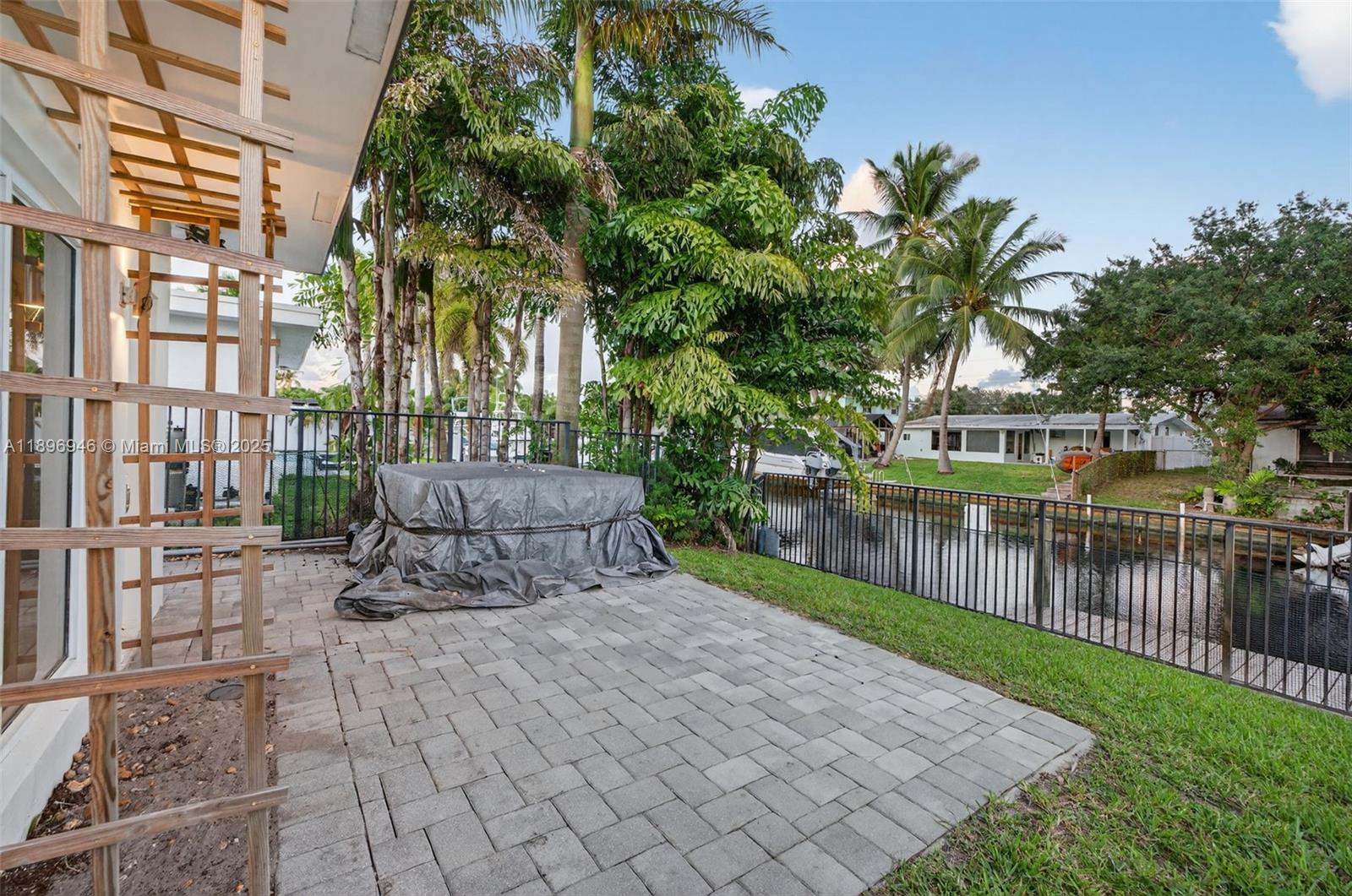 2524 Marathon Ln Fort Lauderdale, FL 33312