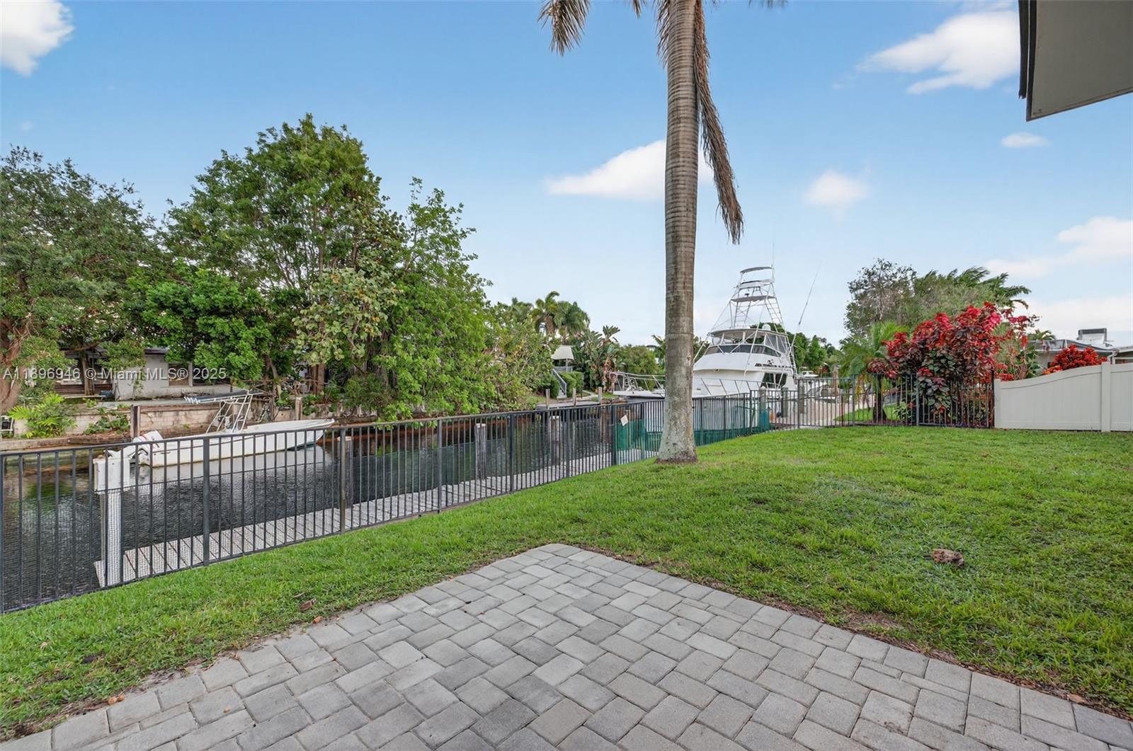 2524 Marathon Ln Fort Lauderdale, FL 33312